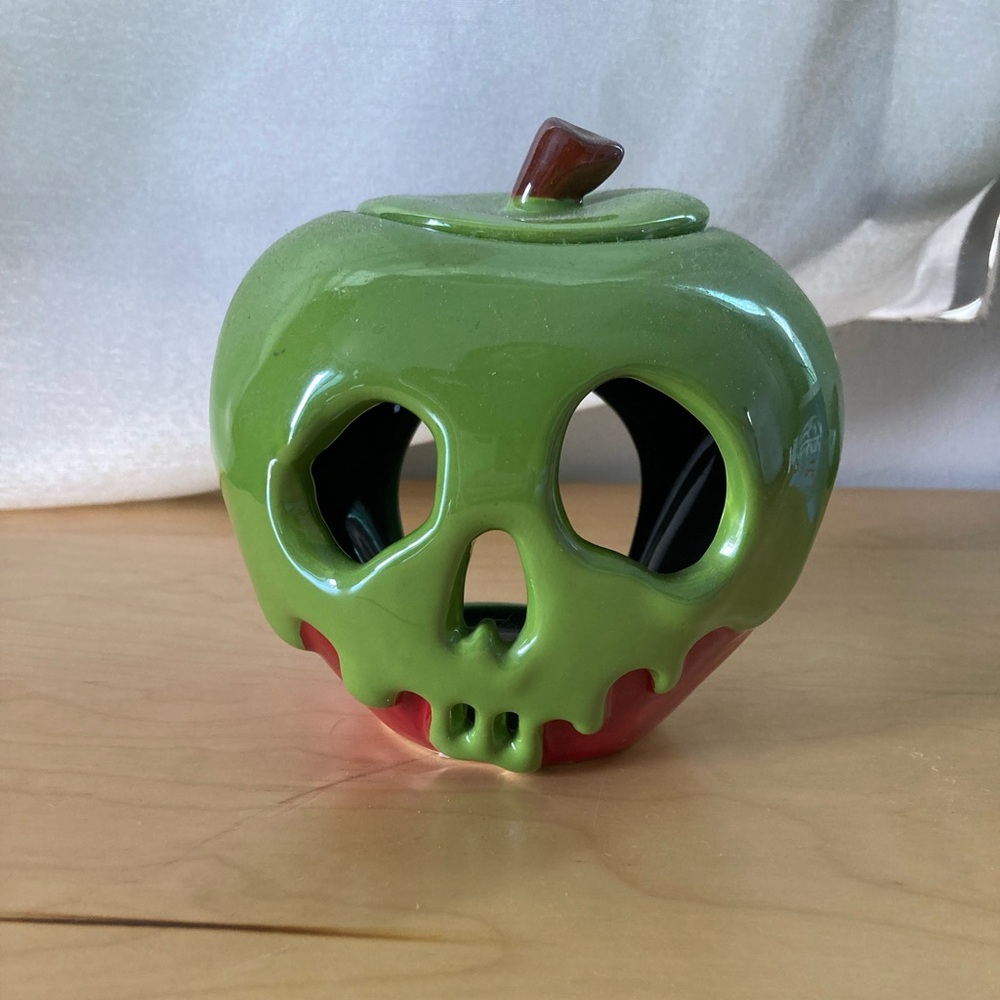 Poison apple tea light candle holder